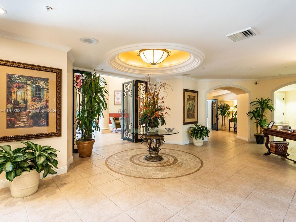 For Sale: $499,900 (2 beds, 2 baths, 1024 Square Feet)