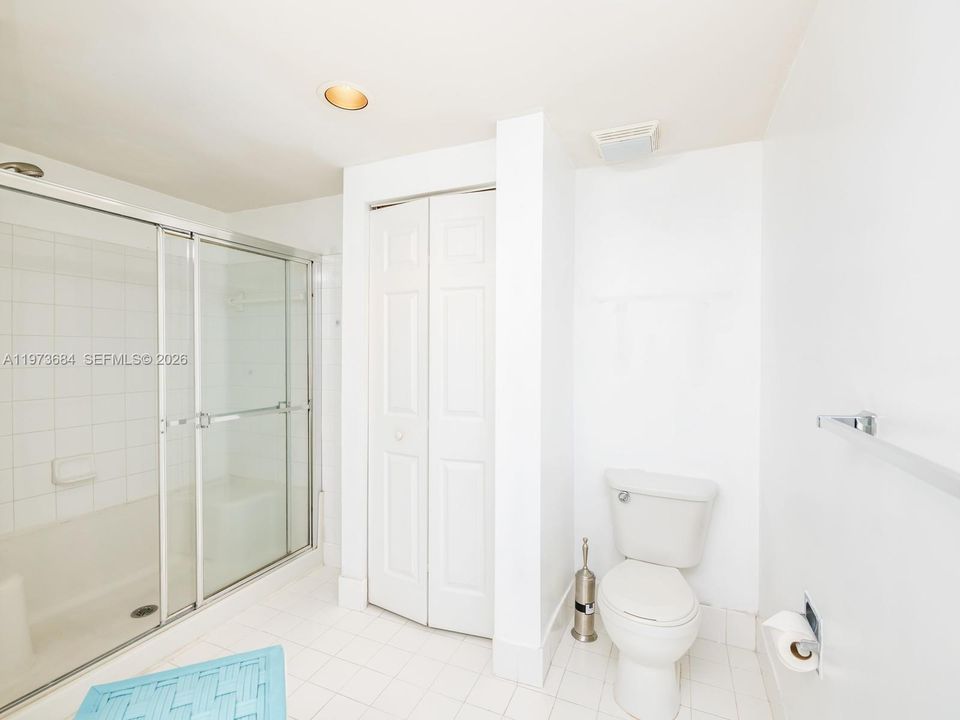 For Sale: $499,900 (2 beds, 2 baths, 1024 Square Feet)