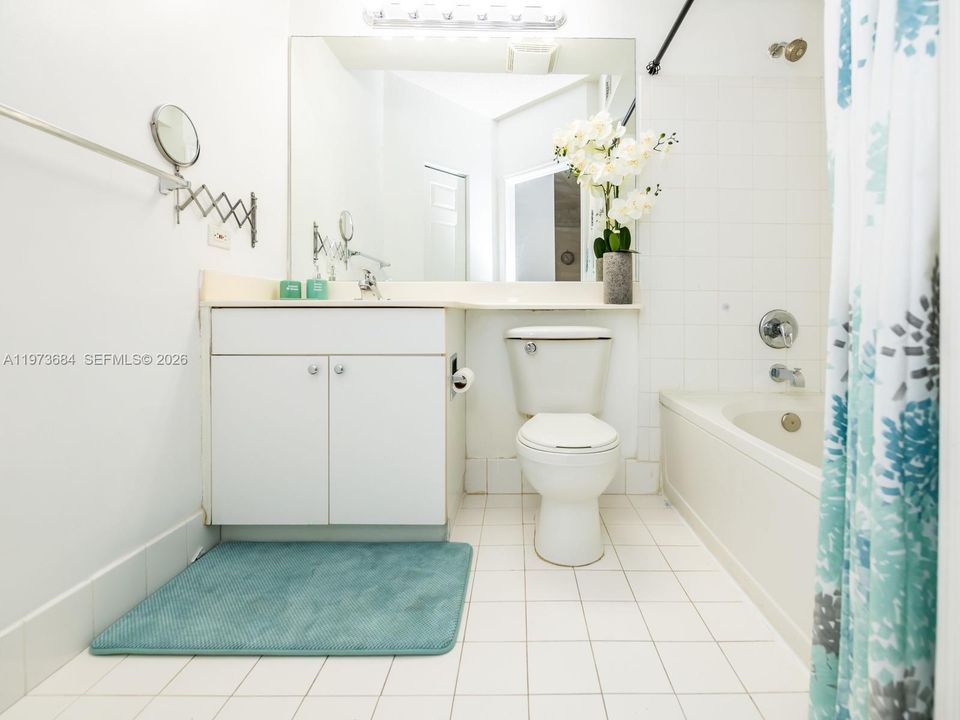 For Sale: $499,900 (2 beds, 2 baths, 1024 Square Feet)