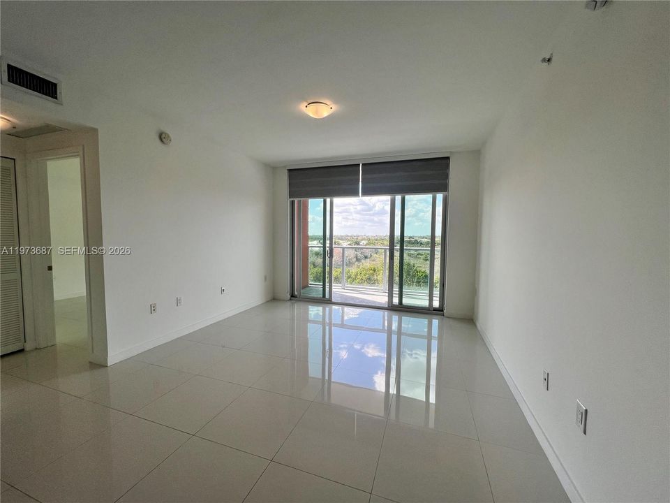 Activo con contrato: $3,000 (2 camas, 2 baños, 1130 Pies cuadrados)