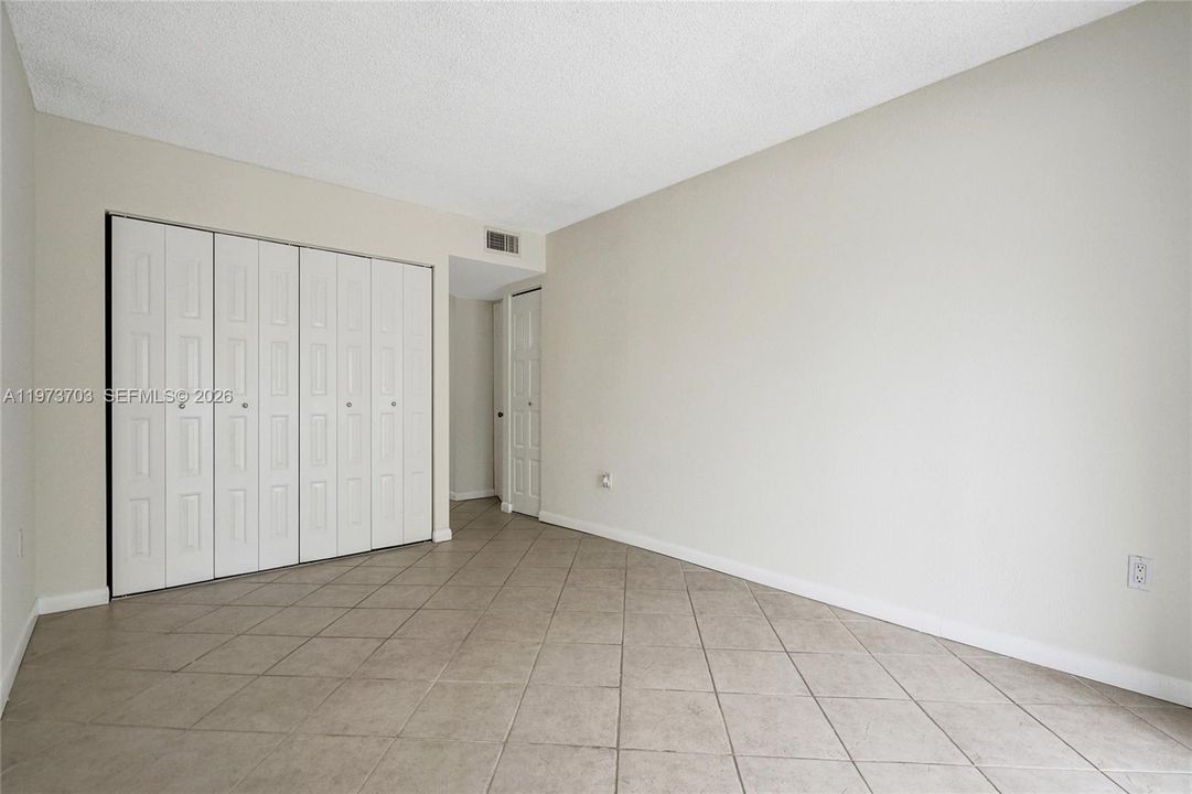 En Venta: $184,900 (2 camas, 2 baños, 1120 Pies cuadrados)