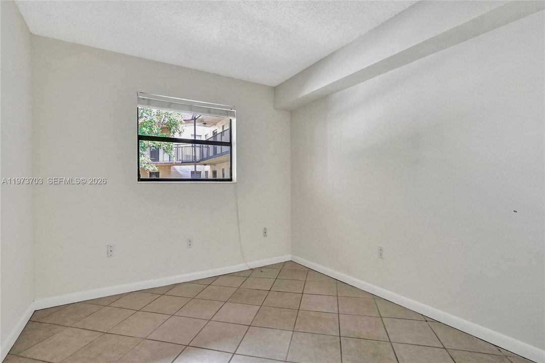 En Venta: $184,900 (2 camas, 2 baños, 1120 Pies cuadrados)
