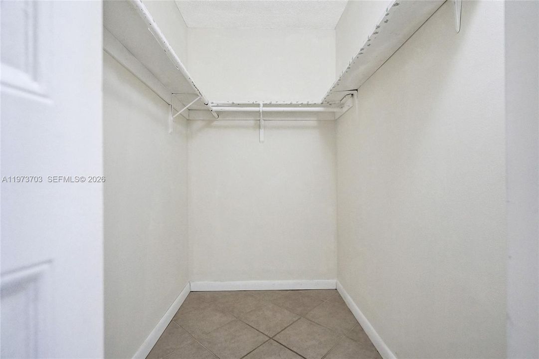En Venta: $184,900 (2 camas, 2 baños, 1120 Pies cuadrados)