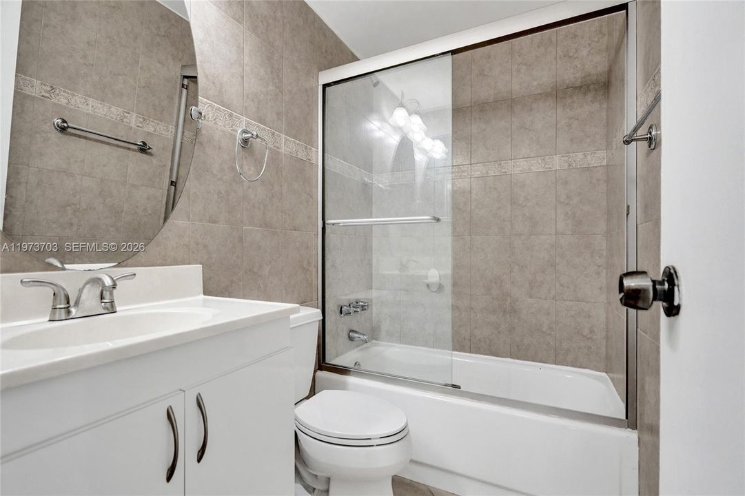En Venta: $184,900 (2 camas, 2 baños, 1120 Pies cuadrados)
