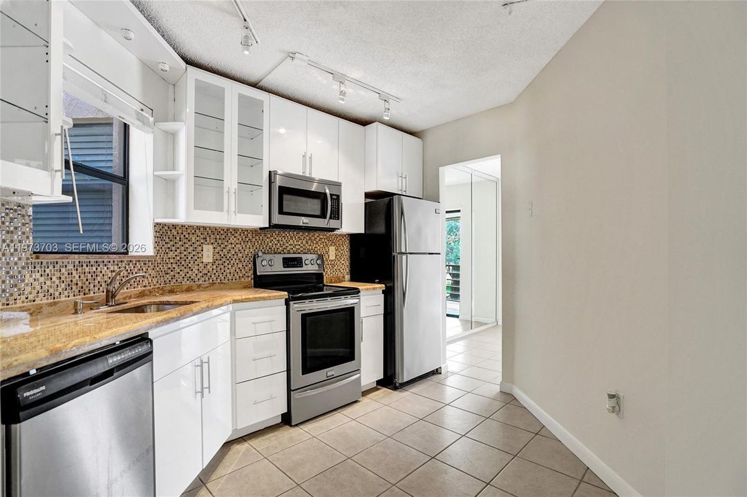 En Venta: $184,900 (2 camas, 2 baños, 1120 Pies cuadrados)