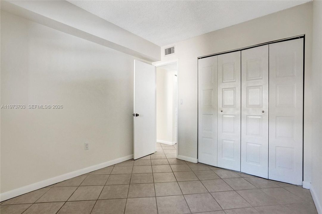 En Venta: $184,900 (2 camas, 2 baños, 1120 Pies cuadrados)