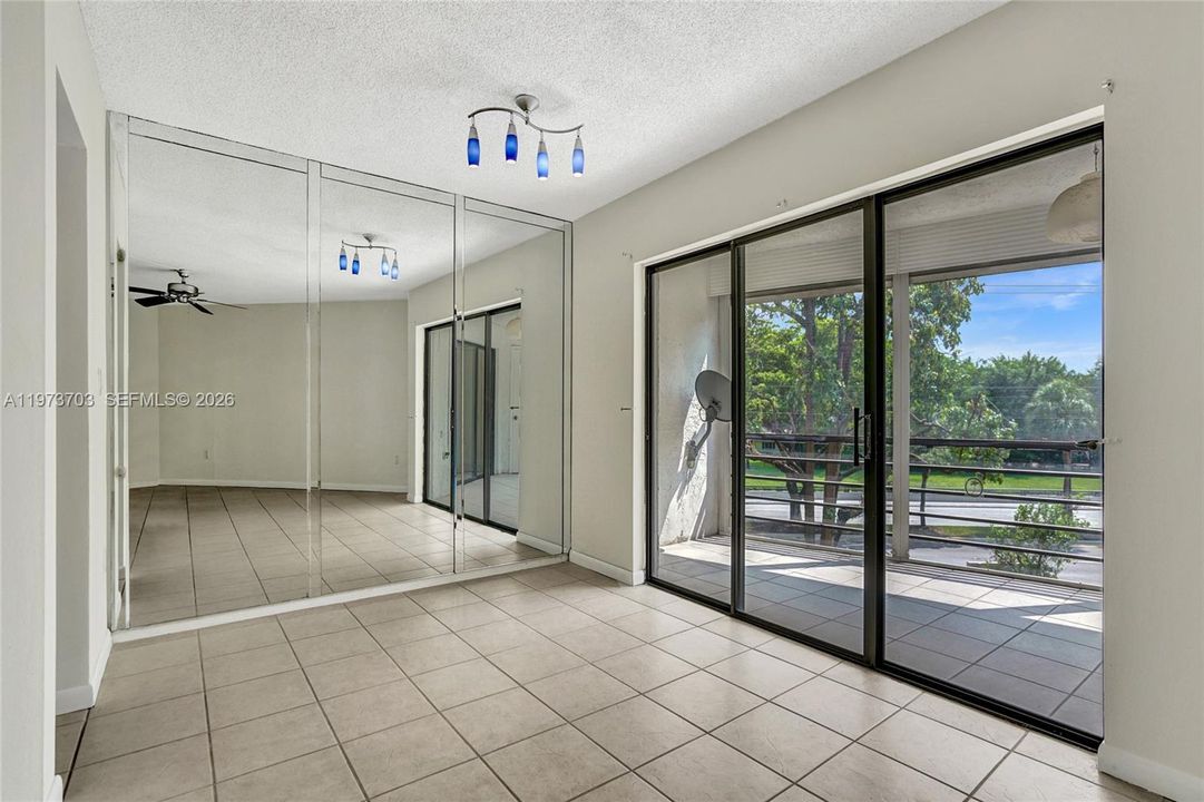 En Venta: $184,900 (2 camas, 2 baños, 1120 Pies cuadrados)