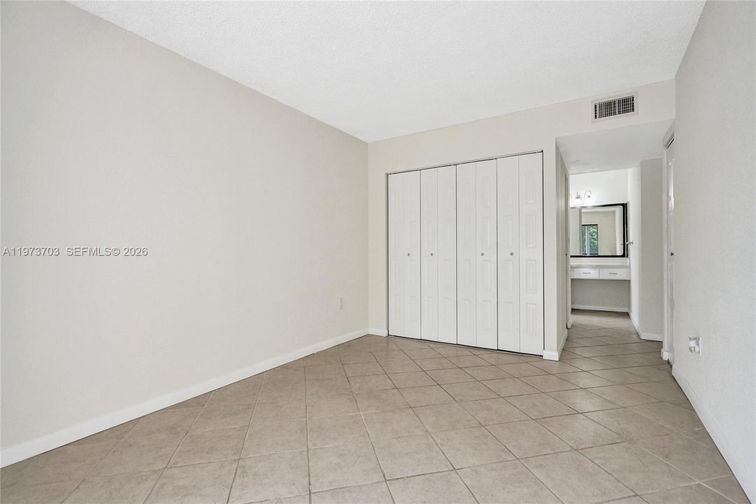 En Venta: $184,900 (2 camas, 2 baños, 1120 Pies cuadrados)