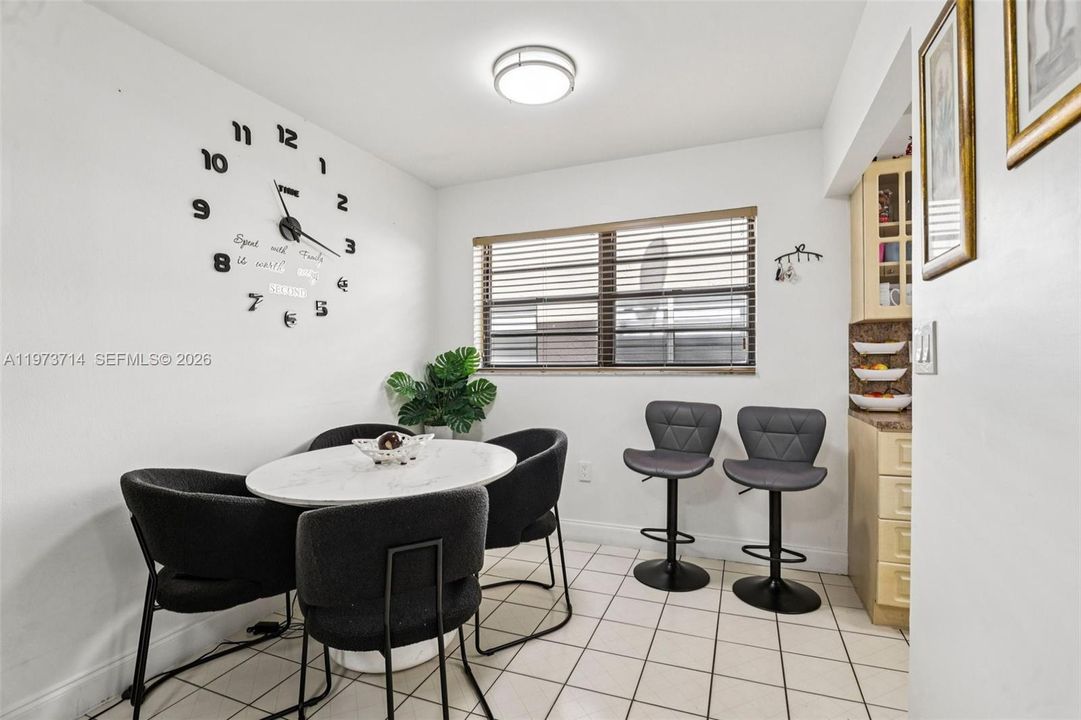 Activo con contrato: $247,000 (2 camas, 2 baños, 779 Pies cuadrados)