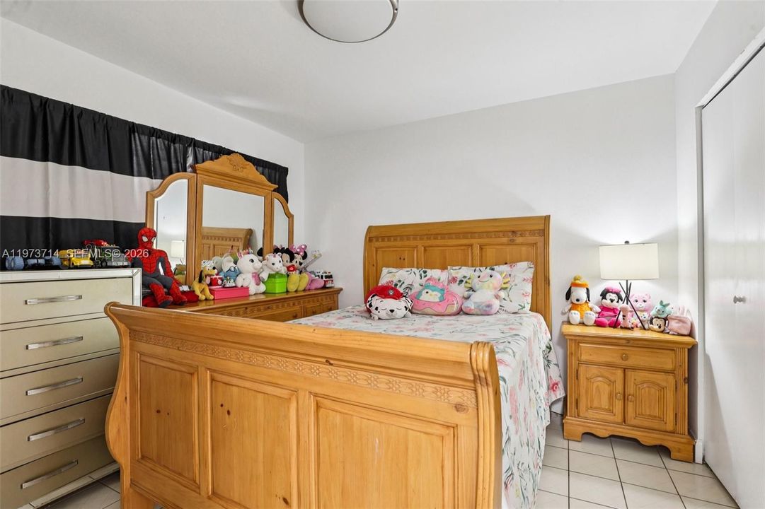 Activo con contrato: $247,000 (2 camas, 2 baños, 779 Pies cuadrados)