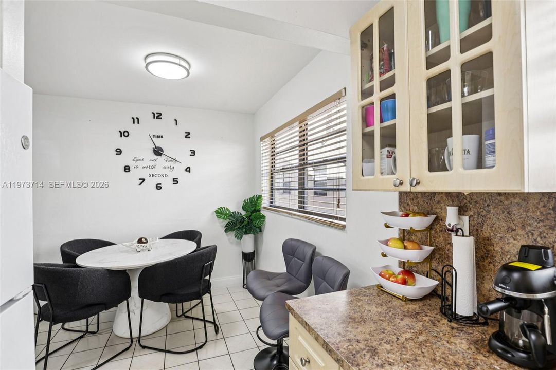 Activo con contrato: $247,000 (2 camas, 2 baños, 779 Pies cuadrados)