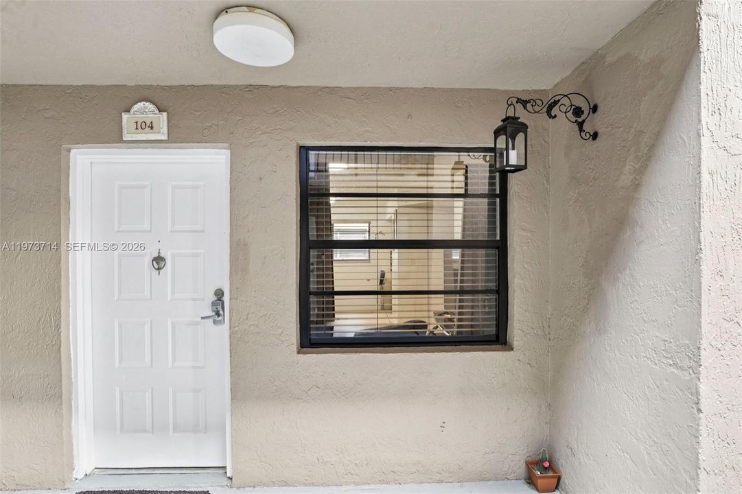 Activo con contrato: $247,000 (2 camas, 2 baños, 779 Pies cuadrados)