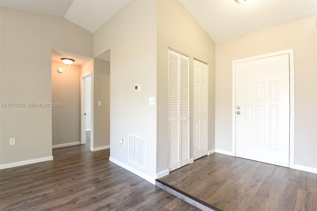 For Sale: $289,000 (3 beds, 2 baths, 1360 Square Feet)