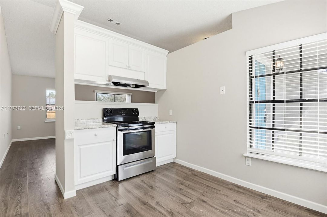 For Sale: $289,000 (3 beds, 2 baths, 1360 Square Feet)