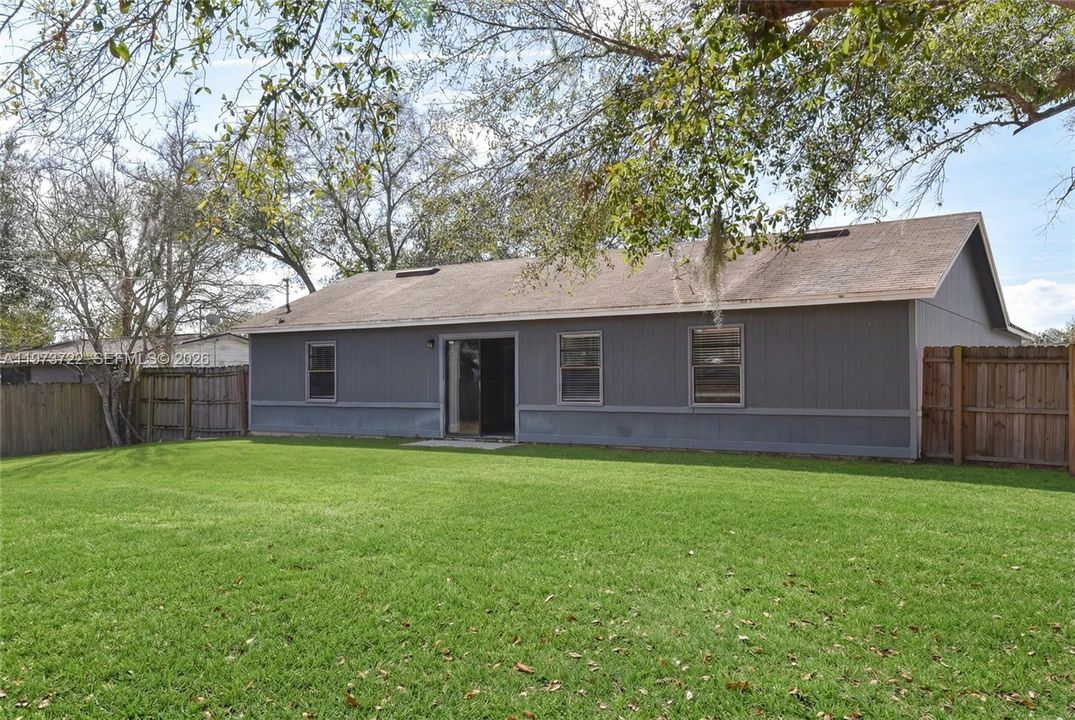 For Sale: $289,000 (3 beds, 2 baths, 1360 Square Feet)