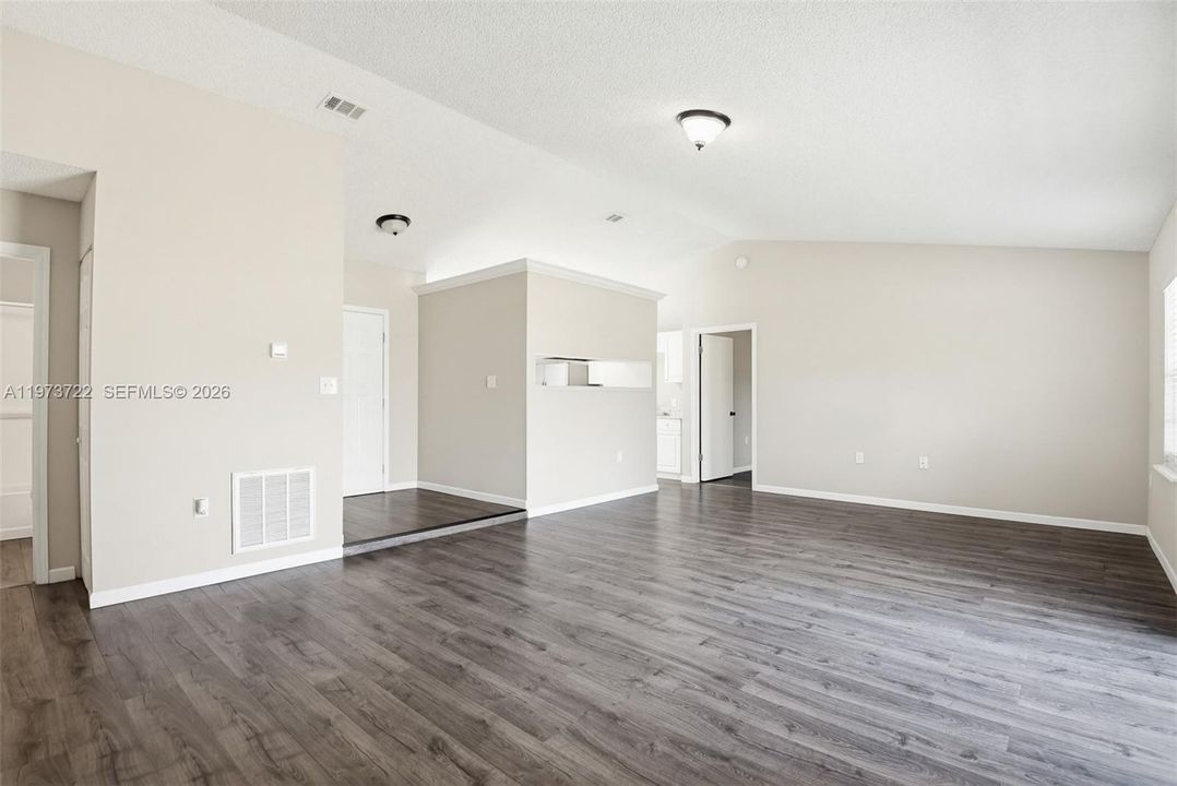 For Sale: $289,000 (3 beds, 2 baths, 1360 Square Feet)