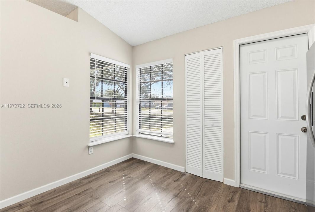 For Sale: $289,000 (3 beds, 2 baths, 1360 Square Feet)