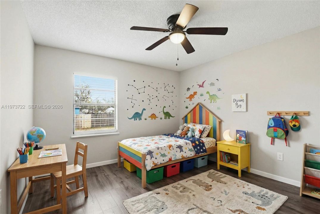 For Sale: $289,000 (3 beds, 2 baths, 1360 Square Feet)