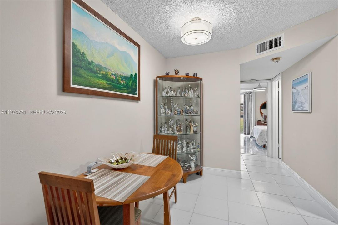 For Sale: $74,900 (1 beds, 1 baths, 590 Square Feet)
