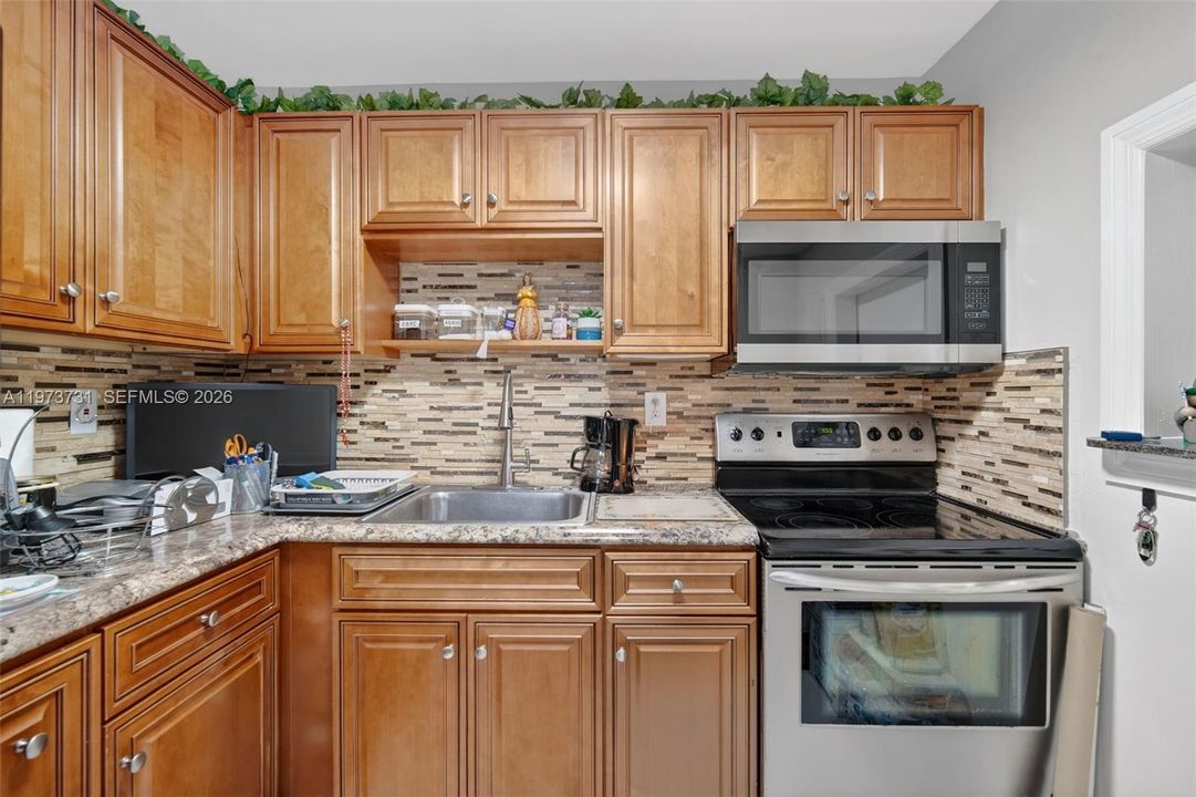 For Sale: $74,900 (1 beds, 1 baths, 590 Square Feet)