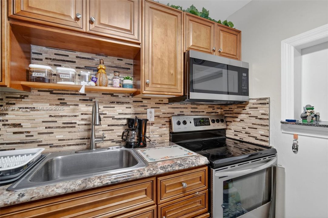 For Sale: $74,900 (1 beds, 1 baths, 590 Square Feet)