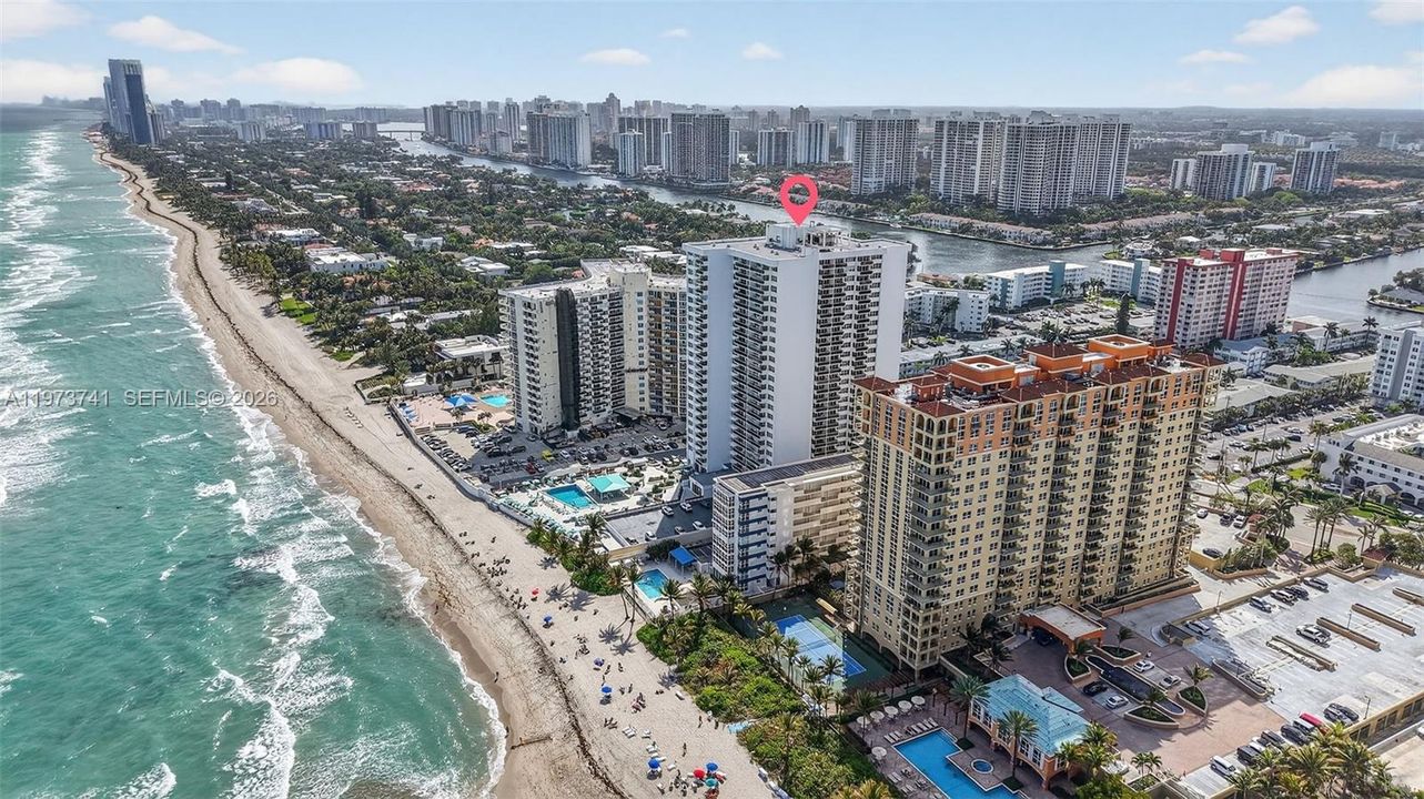 На продажу: $999,000 (3 спален, 2 ванн, 1500 Квадратных фут)