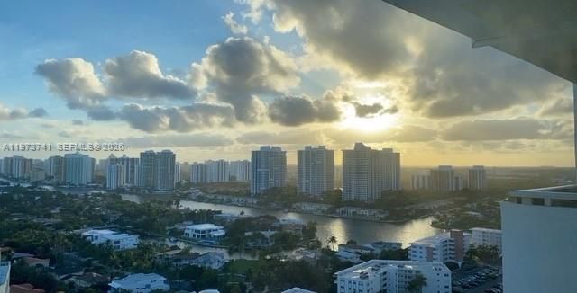 На продажу: $999,000 (3 спален, 2 ванн, 1500 Квадратных фут)