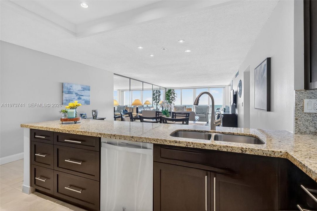 На продажу: $999,000 (3 спален, 2 ванн, 1500 Квадратных фут)