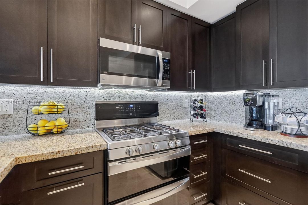 На продажу: $999,000 (3 спален, 2 ванн, 1500 Квадратных фут)