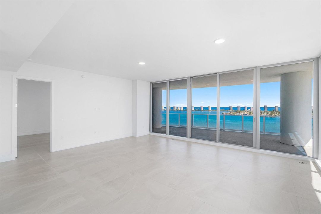 Living Area - East Views
