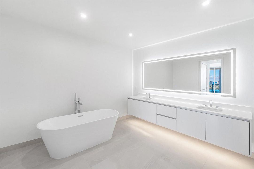 Owner's Suite Bathroom