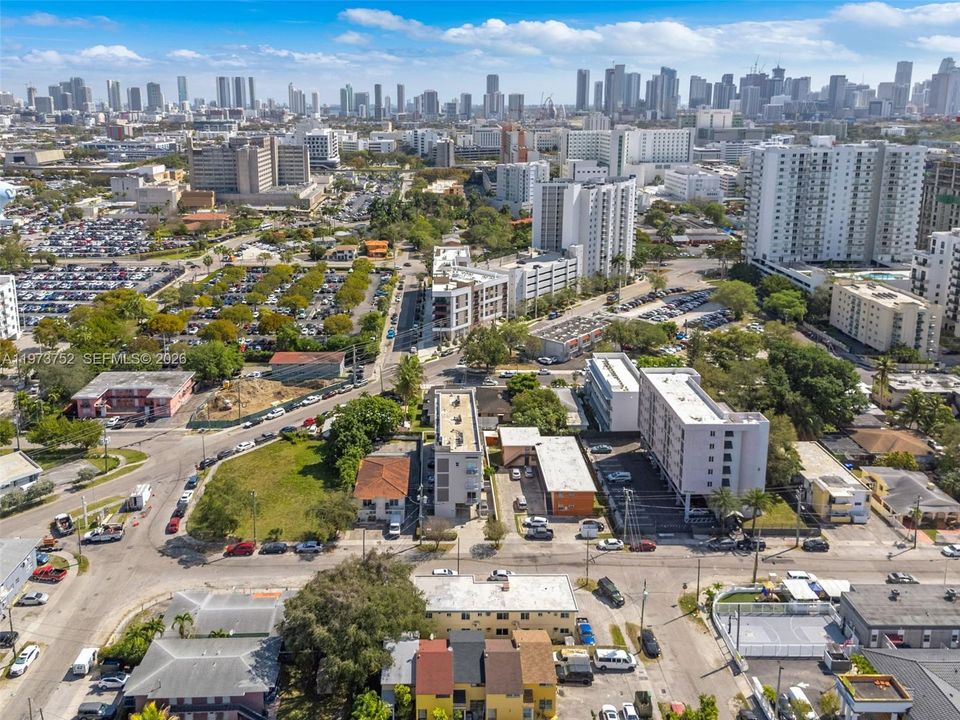 En Venta: $249,000 (2 camas, 1 baños, 760 Pies cuadrados)