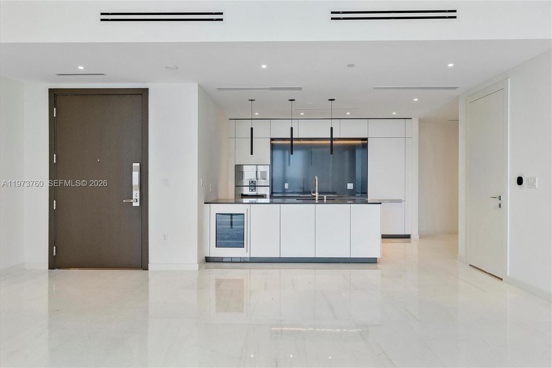 For Sale: $2,995,000 (2 beds, 3 baths, 1829 Square Feet)
