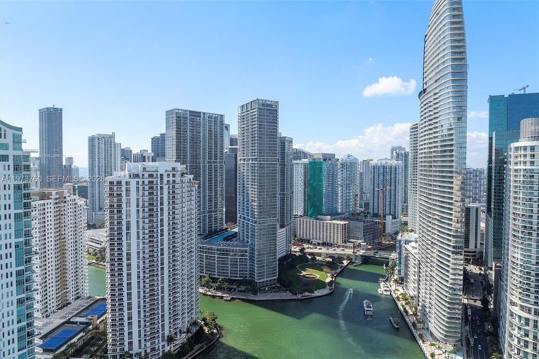 For Sale: $2,995,000 (2 beds, 3 baths, 1829 Square Feet)