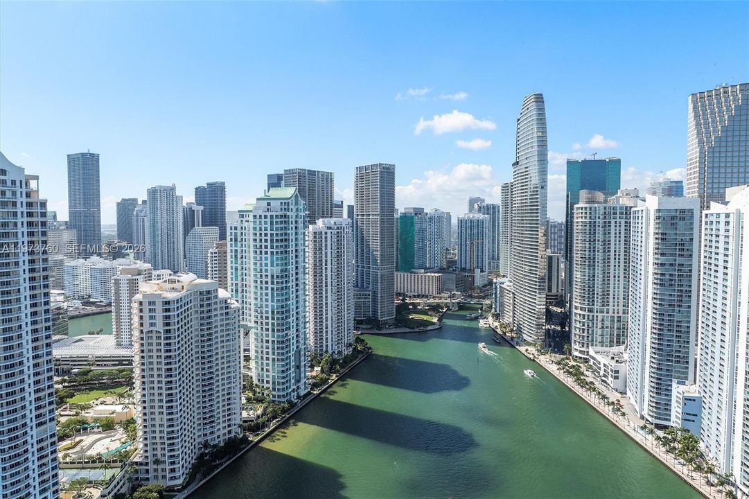 For Sale: $2,995,000 (2 beds, 3 baths, 1829 Square Feet)