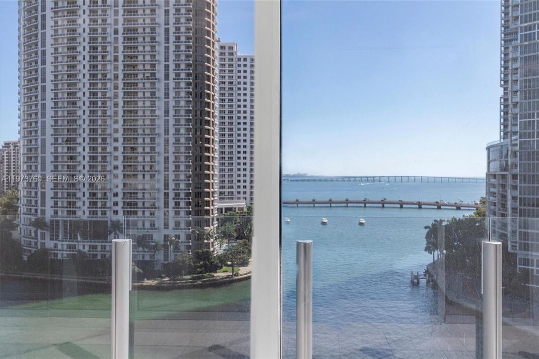For Sale: $2,995,000 (2 beds, 3 baths, 1829 Square Feet)