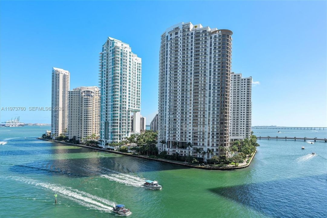 For Sale: $2,995,000 (2 beds, 3 baths, 1829 Square Feet)