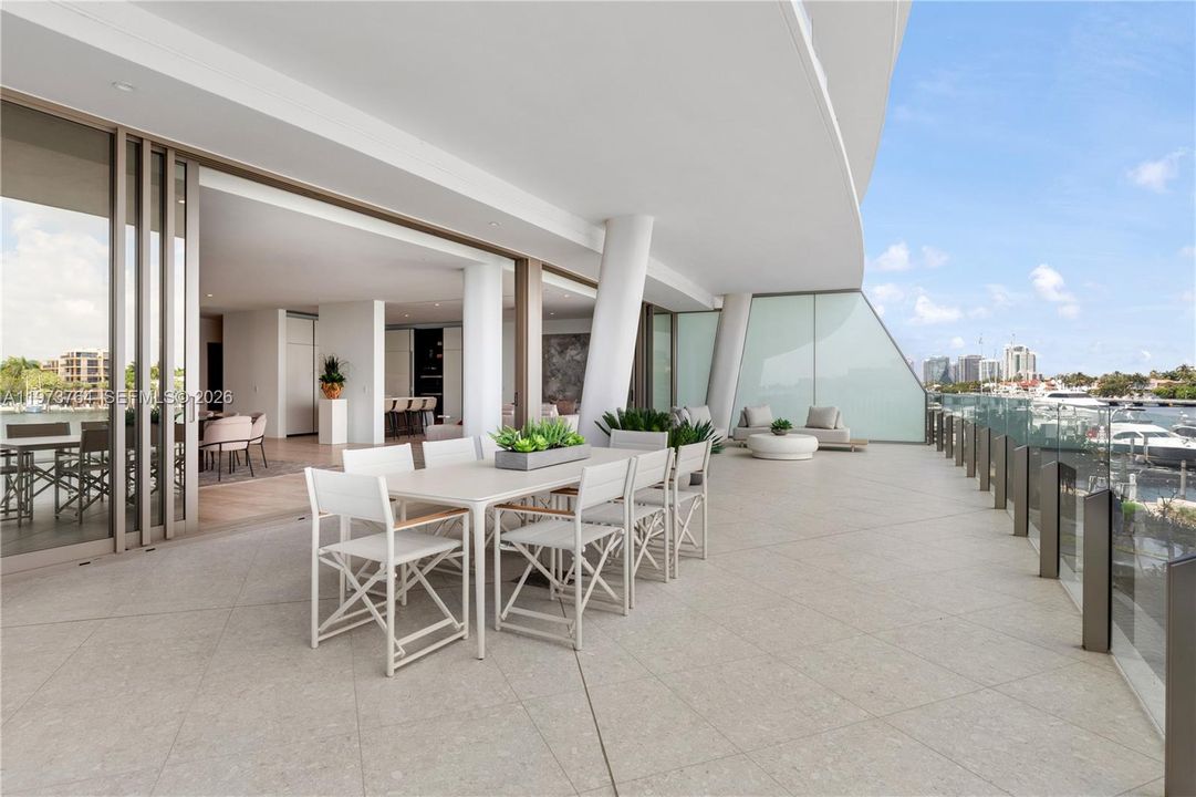 For Sale: $8,990,000 (3 beds, 3 baths, 3876 Square Feet)