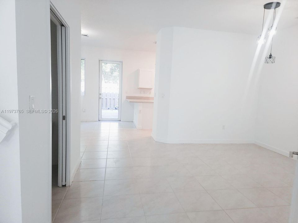 На продажу: $458,900 (3 спален, 2 ванн, 1524 Квадратных фут)