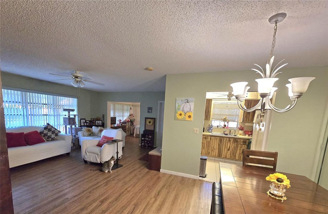 En Venta: $199,500 (2 camas, 2 baños, 1186 Pies cuadrados)