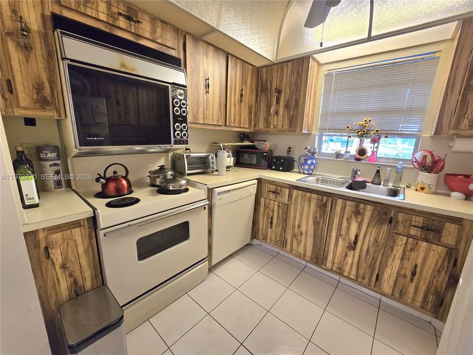 En Venta: $199,500 (2 camas, 2 baños, 1186 Pies cuadrados)