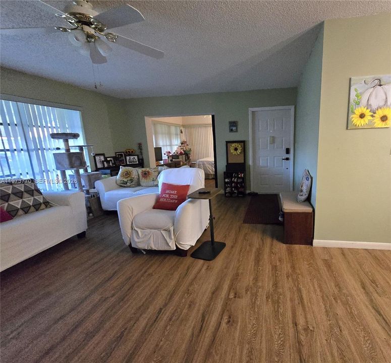 En Venta: $199,500 (2 camas, 2 baños, 1186 Pies cuadrados)