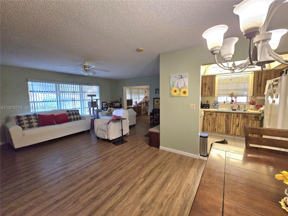 En Venta: $199,500 (2 camas, 2 baños, 1186 Pies cuadrados)