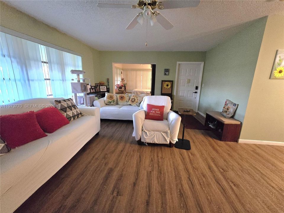 En Venta: $199,500 (2 camas, 2 baños, 1186 Pies cuadrados)