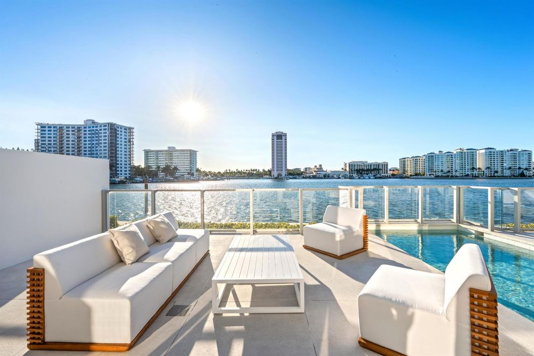LAKE BOCA PATIO SEATING