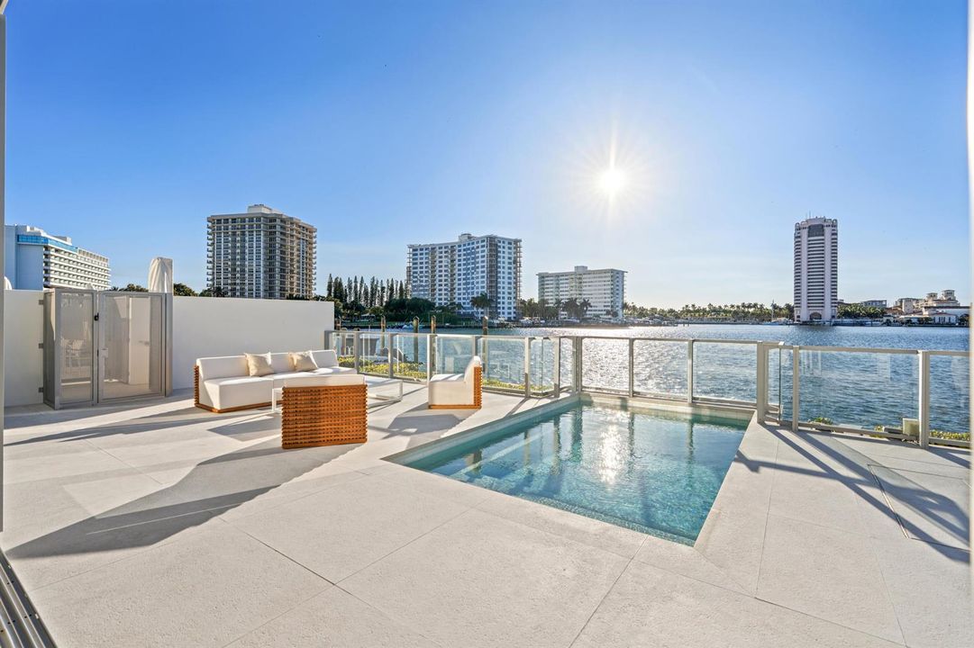 PRIVATE POOL