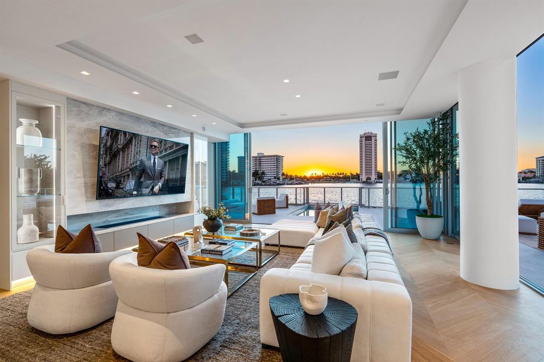 SUNSET OVER LAKE BOCA GREAT ROOM