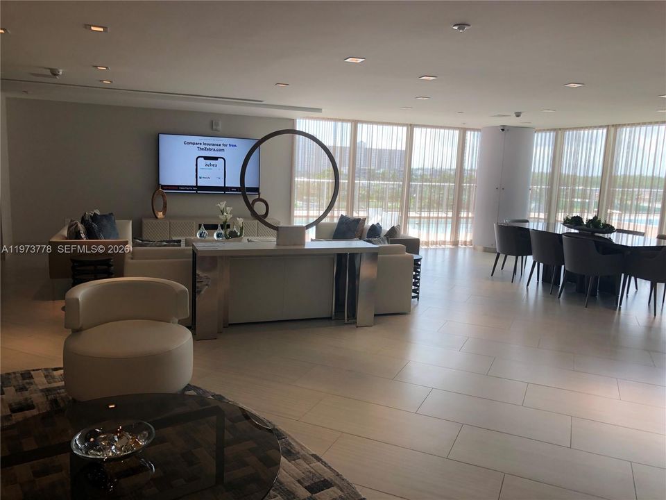 For Sale: $1,180,000 (2 beds, 3 baths, 1541 Square Feet)