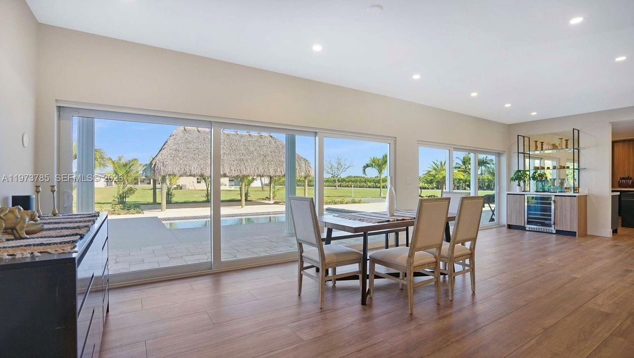 For Sale: $2,850,000 (6 beds, 3 baths, 5052 Square Feet)