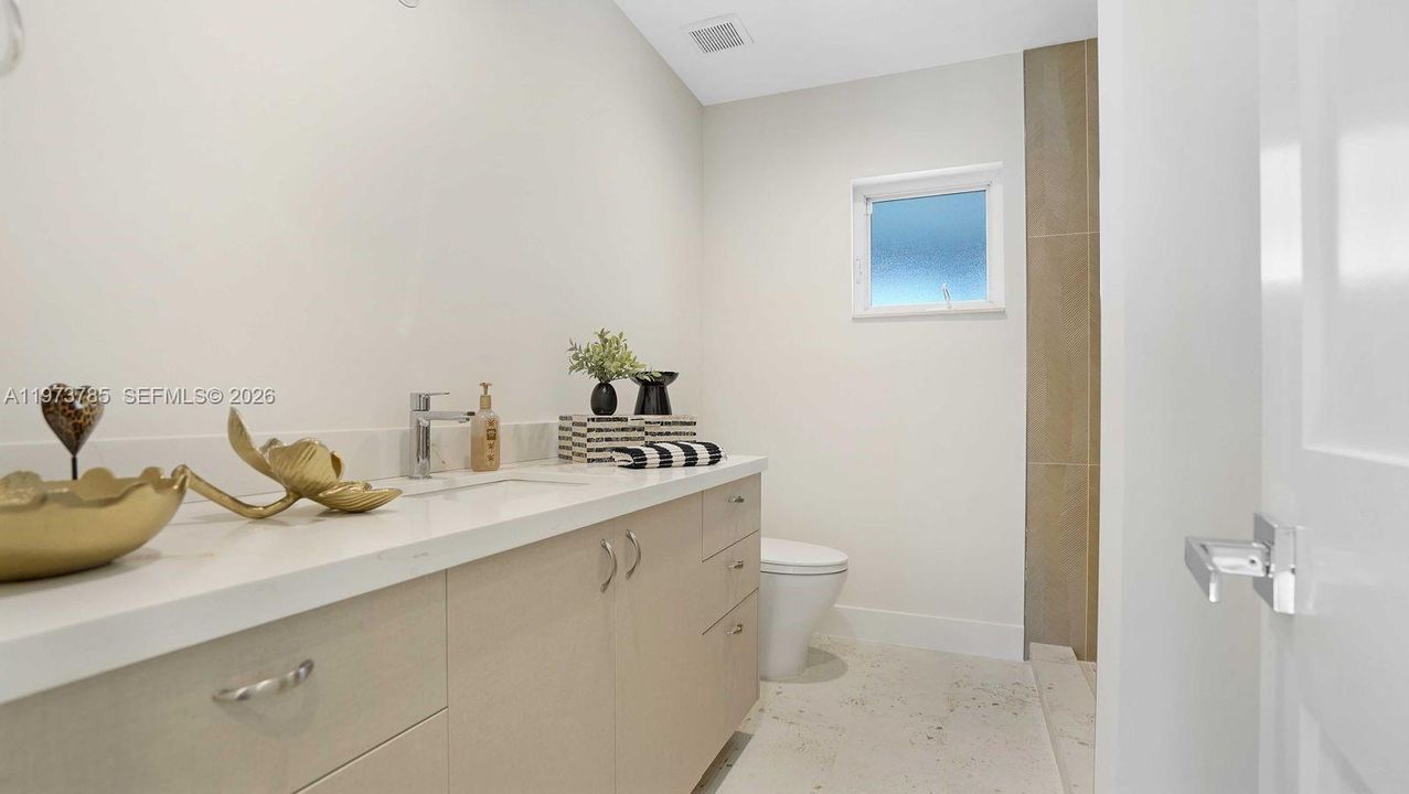 For Sale: $2,850,000 (6 beds, 3 baths, 5052 Square Feet)
